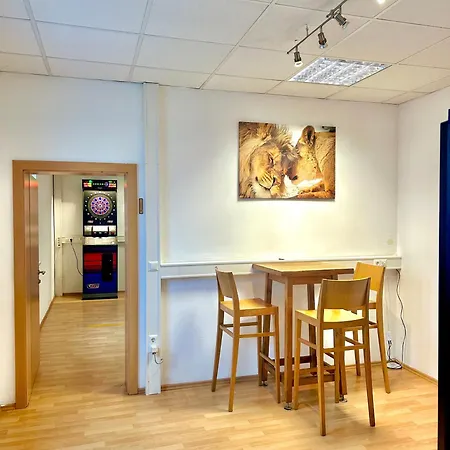 Montagehotel Living@linz ホテル リンツ