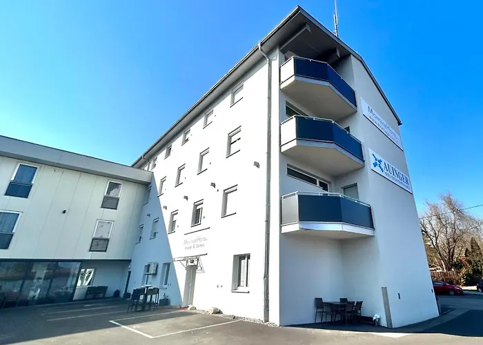 Montagehotel Living@linz Otel Linz