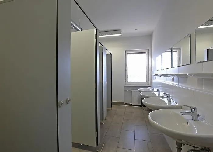 Montagehotel Living@linz فندق *