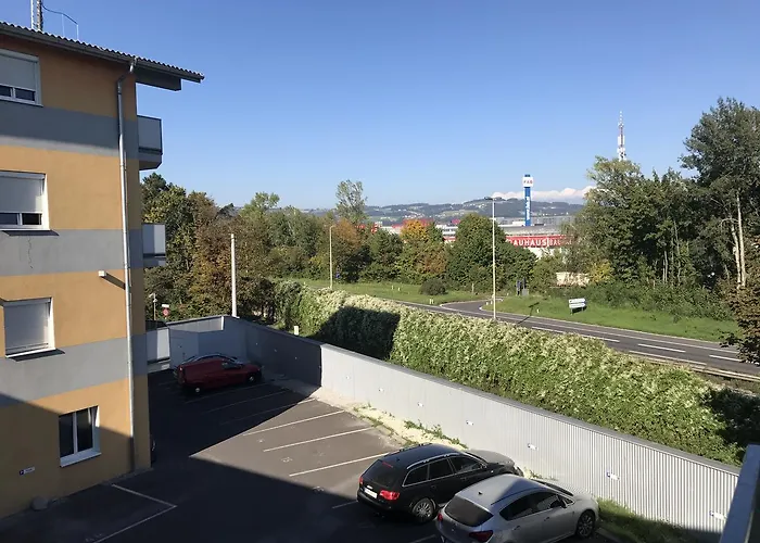 Montagehotel Living@linz * לינץ