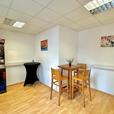 Montagehotel Living@linz Отель Линц