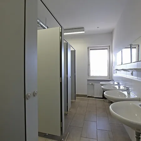Montagehotel Living@linz מלון *